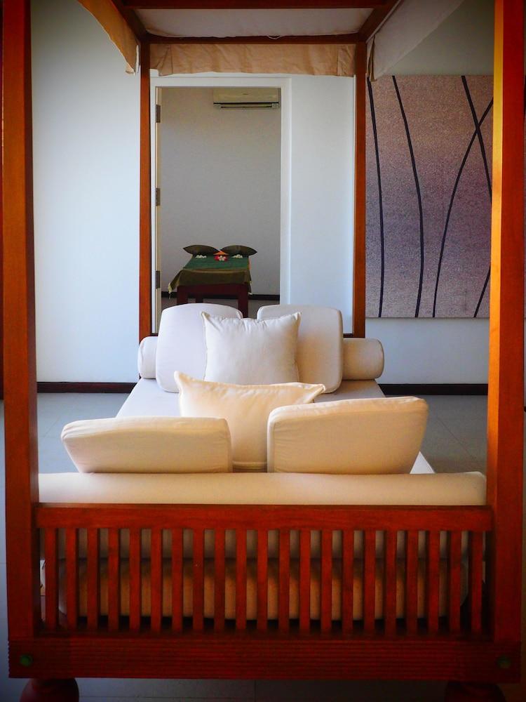 Michelle Boutique Hotel Балапития Екстериор снимка